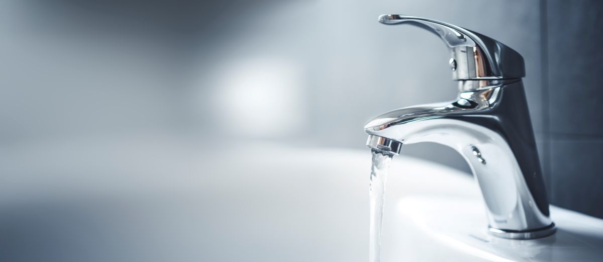faucet running water